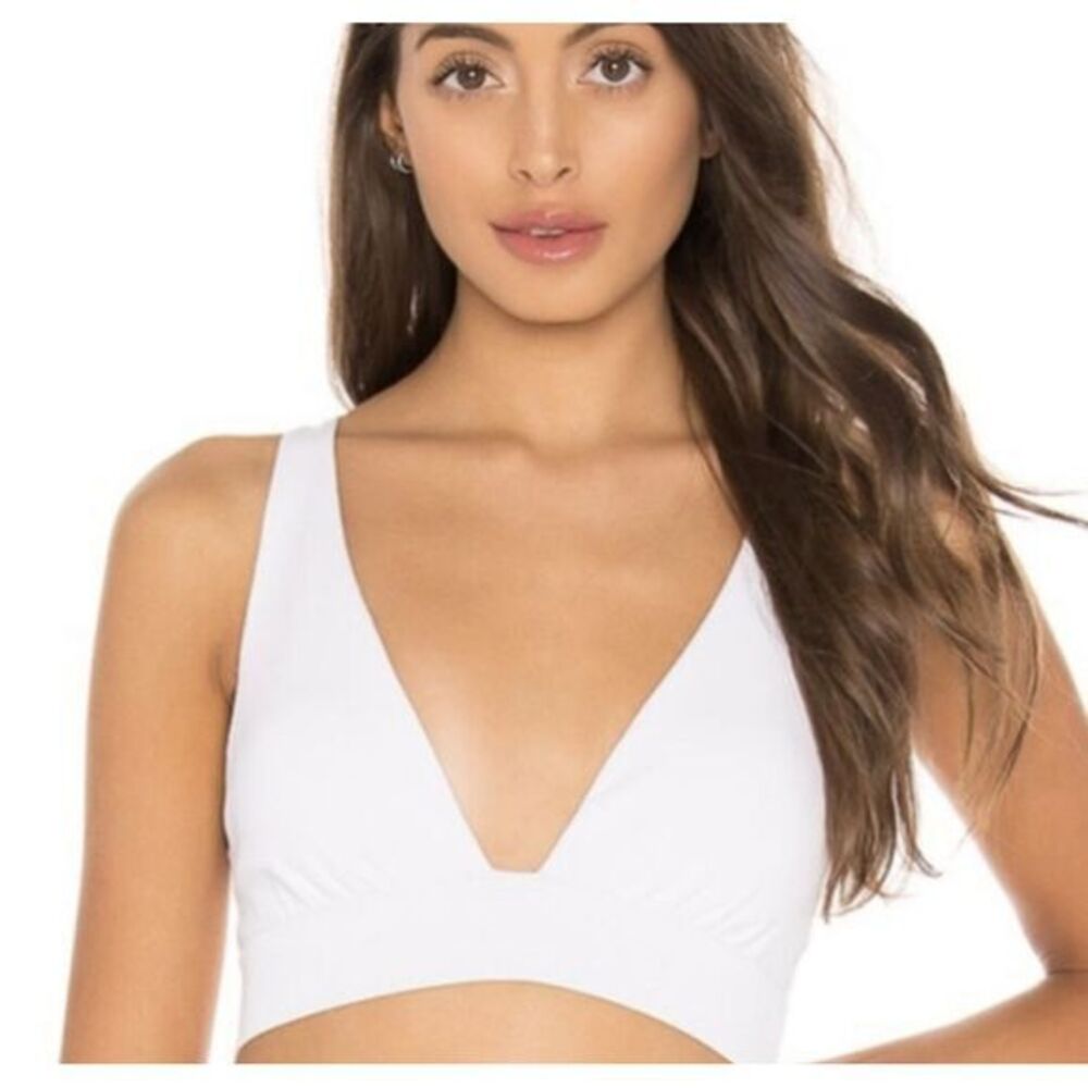 Lovewave Whiteโ Cross-Back Sports Bra Strappy Athletic Workout Yoga Top Nโฆ